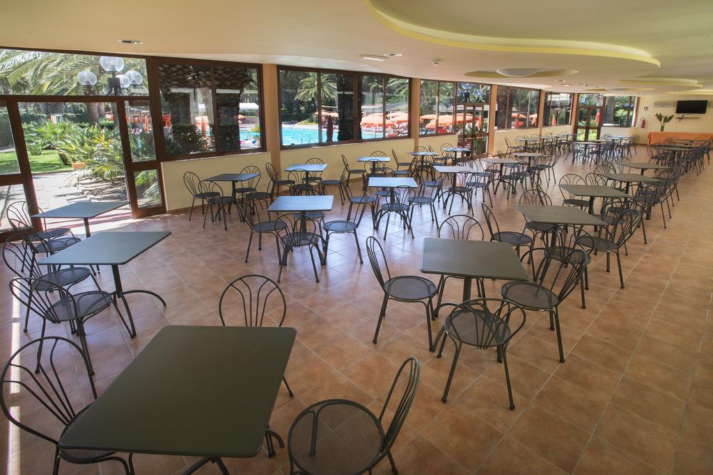 Oasis Hotel 4*